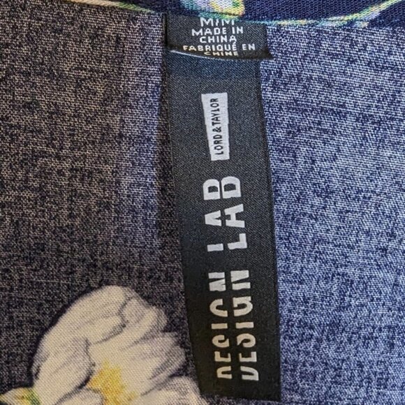 Design Lab Lord & Taylor Long Sleeve Floral Navy Cropped Top with knot , M - Picture 3 of 4
